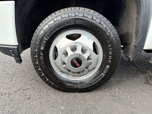 Used 2022 GMC Sierra 3500 Denali image 10