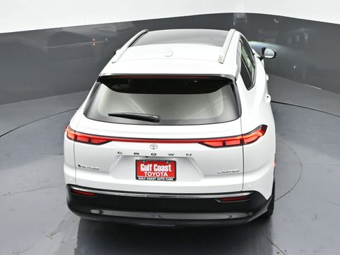 New 2025 Toyota Crown Signia image 38