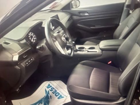 Certified 2025 Nissan Altima 2.5 SV FWD image 10