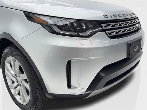 Used 2020 Land Rover Discovery HSE image 3
