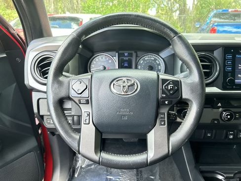 Used 2018 Toyota Tacoma TRD Off-Road RWD image 16