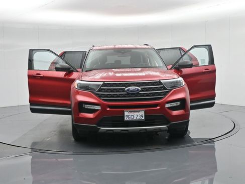 Certified 2023 Ford Explorer XLT w/ Equipment Group 202A image 34