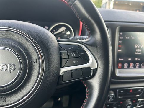 Used 2020 Jeep Compass Trailhawk image 18