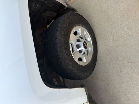 Used 2018 Chevrolet Silverado 2500 LT AWD/4WD image 9