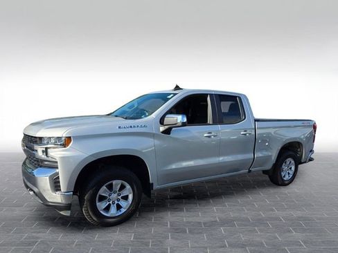 Used 2019 Chevrolet Silverado 1500 LT AWD/4WD image 3