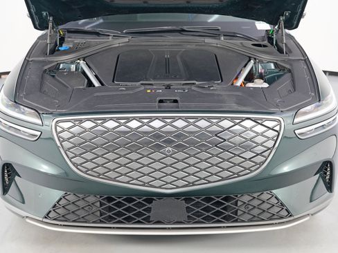 Used 2024 Genesis Electrified GV70 Advanced image 7