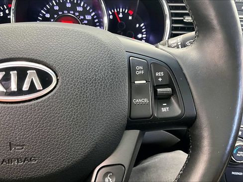 Used 2023 Hyundai Elantra SEL w/ Preferred Accessory Package FWD image 21