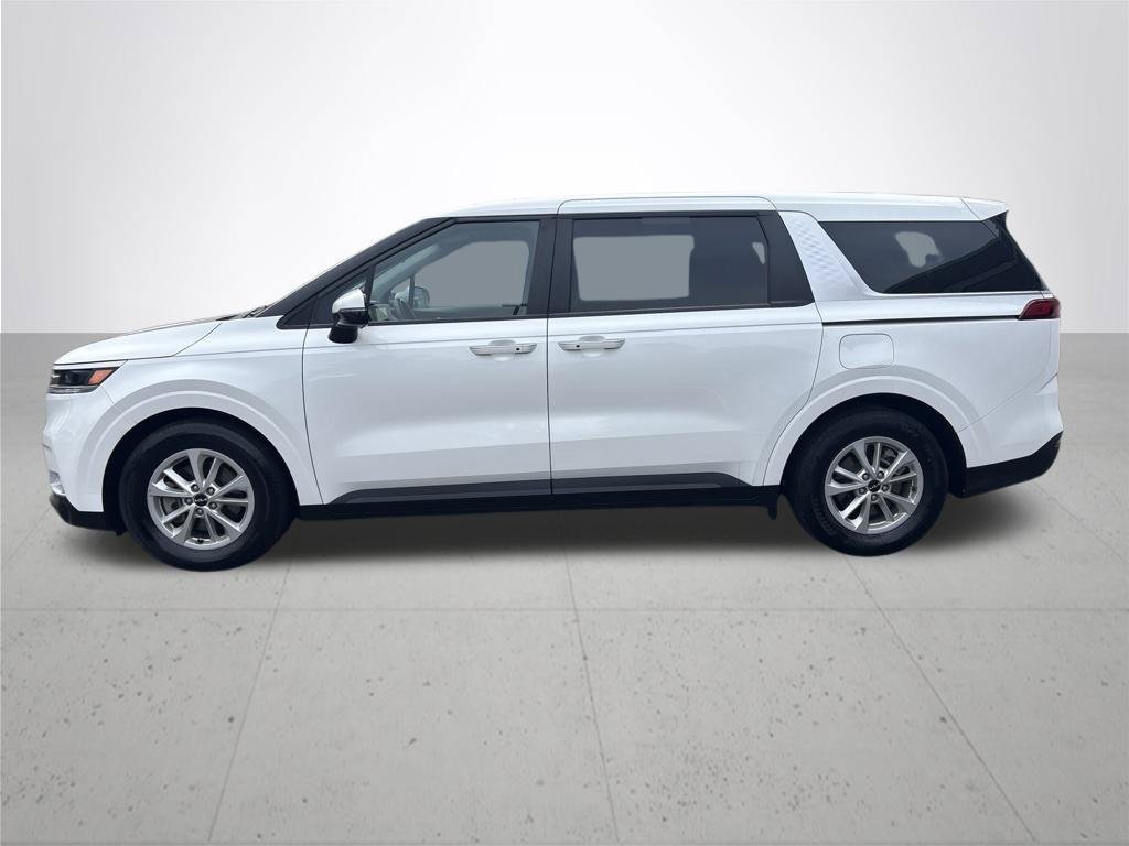 Used 2024 Kia Carnival LX FWD image 11