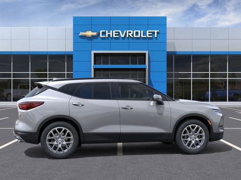 New 2025 Chevrolet Blazer LT w/ Sound & Technology Package AWD/4WD image 5