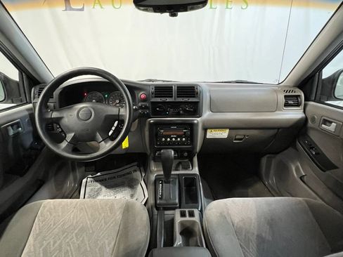 Used 2004 Isuzu Rodeo S RWD image 14