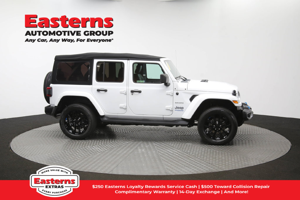 Used 2022 Jeep Wrangler Unlimited Sahara w/ Cold Weather Group AWD/4WD image 48