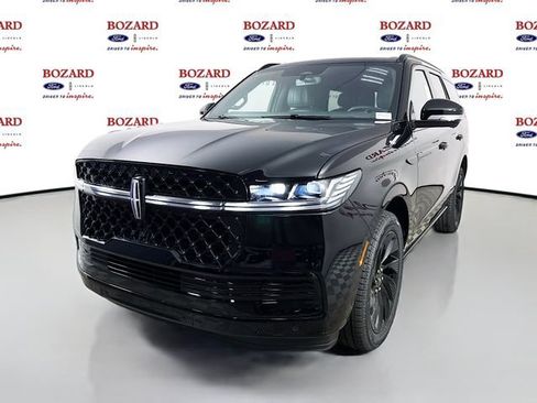 New 2026 Lincoln Navigator Reserve w/ Jet Appearance Package AWD/4WD image 3