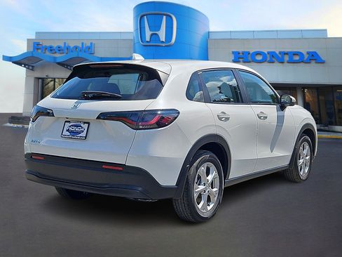 Used 2025 Honda HR-V LX image 6