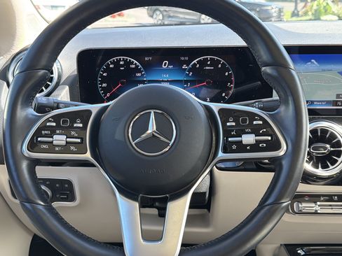 Used 2023 Mercedes-Benz GLA 250 4MATIC image 13