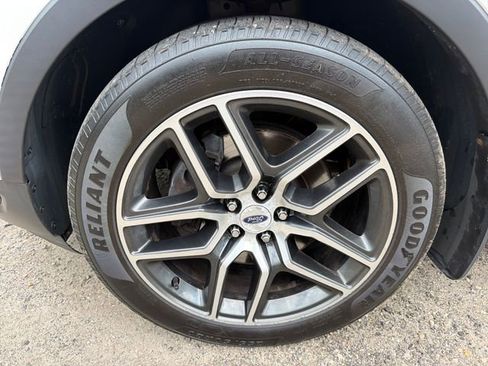 Used 2018 Ford Explorer Sport w/ Equipment Group 401A AWD/4WD image 34
