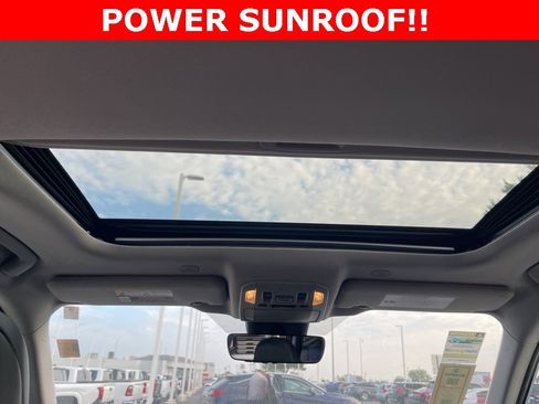 Used 2023 Toyota Highlander XLE image 15