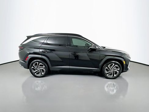 Certified 2025 Hyundai Tucson Limited AWD/4WD image 4