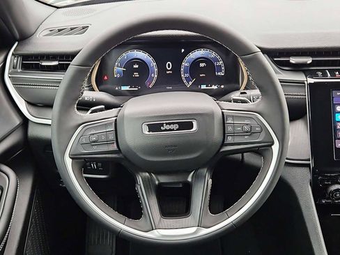 New 2025 Jeep Grand Cherokee L Laredo image 22