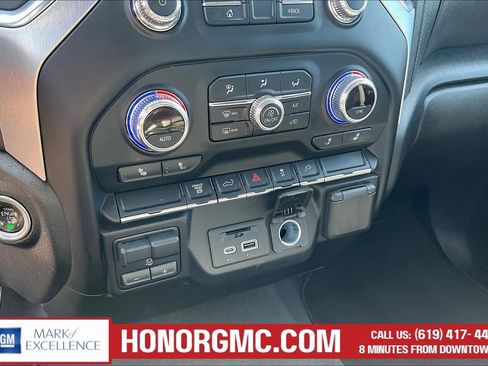 Used 2022 GMC Sierra 2500 SLT AWD/4WD image 16