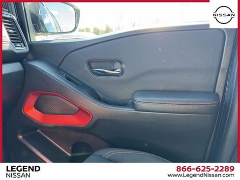 Used 2024 Nissan Frontier PRO-4X w/ Technology Package image 32