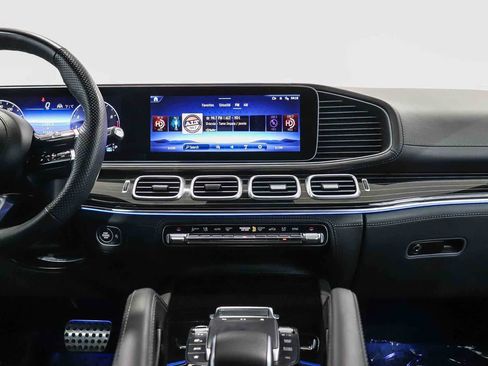Used 2024 Mercedes-Benz GLS 580 4MATIC image 14