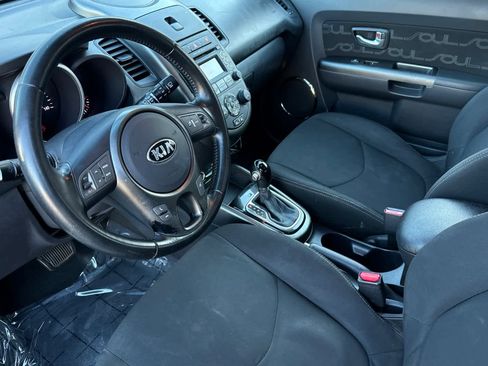 Used 2013 Kia Soul + image 11