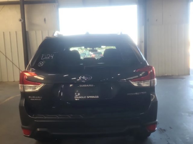 Used 2019 Subaru Forester Premium AWD/4WD image 4