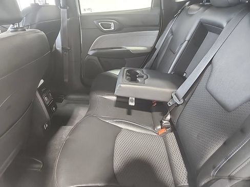 Used 2024 Jeep Compass Latitude AWD/4WD image 12