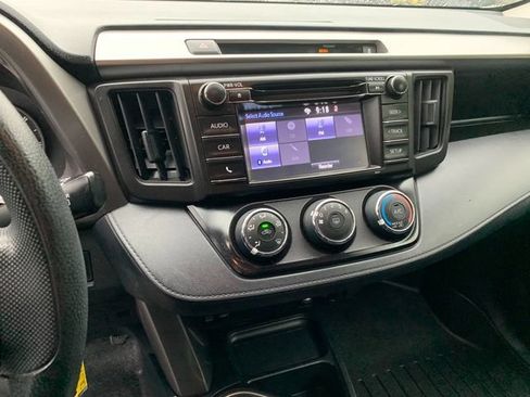 Used 2016 Toyota RAV4 LE AWD/4WD image 27