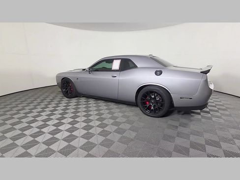 Used 2016 Dodge Challenger SRT Hellcat RWD image 43