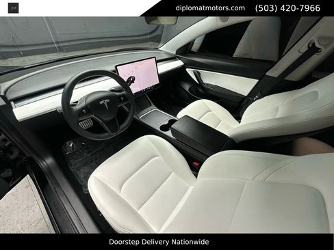 Used 2021 Tesla Model 3 Performance image 16