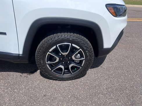New 2026 Jeep Compass Trailhawk image 4