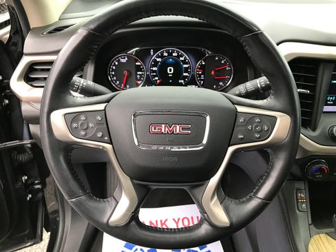 Used 2018 GMC Acadia Denali image 17