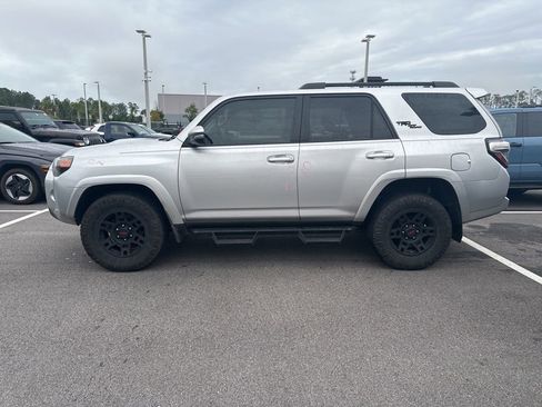 Used 2022 Toyota 4Runner TRD Off-Road Premium w/ Moonroof Package AWD/4WD image 4