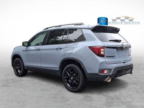 Certified 2024 Honda Passport Black Edition image 4