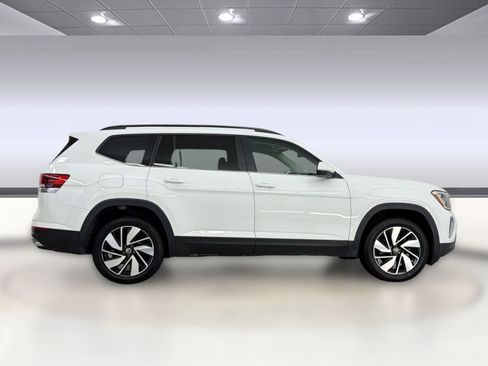 Used 2025 Volkswagen Atlas SE AWD/4WD image 8