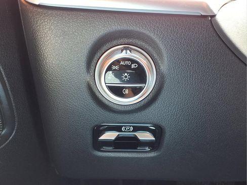 Used 2023 Mercedes-Benz C 300 Sedan image 23