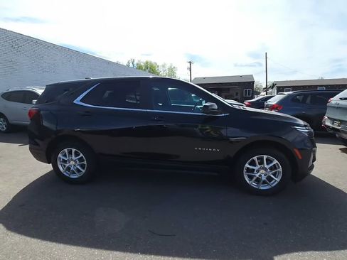 Used 2022 Chevrolet Equinox LT FWD image 2