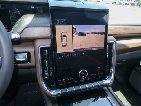 New 2026 GMC Yukon Denali Ultimate w/ LPO, Floor Liner Package AWD/4WD image 23