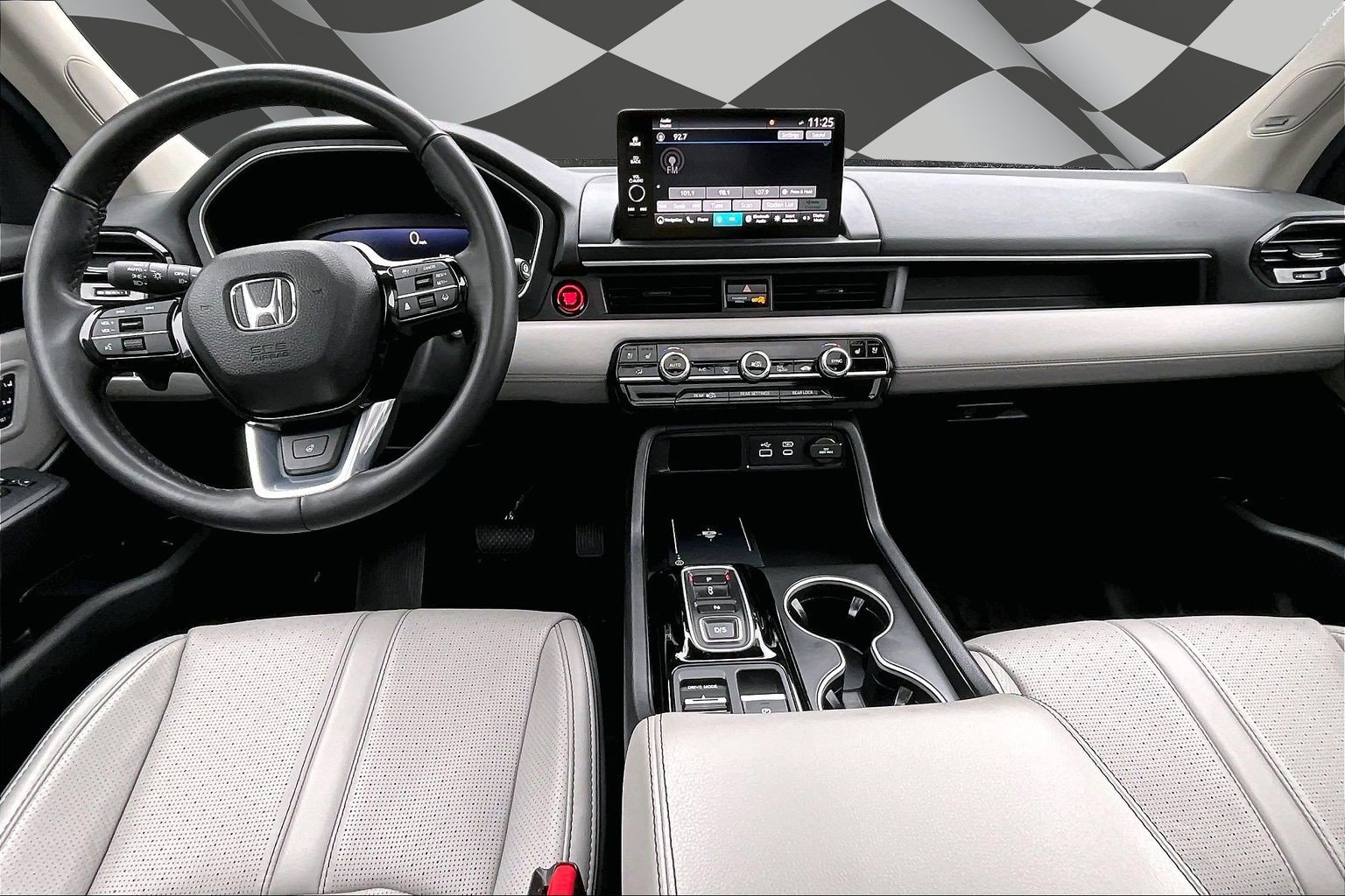 Used 2025 Honda Pilot Elite image 17