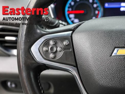 Used 2022 Chevrolet Traverse LT image 15