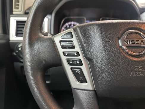 Used 2017 Nissan Titan SV image 16