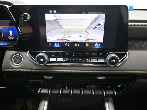 New 2026 Chevrolet Colorado ZR2 w/ Technology Package AWD/4WD image 18