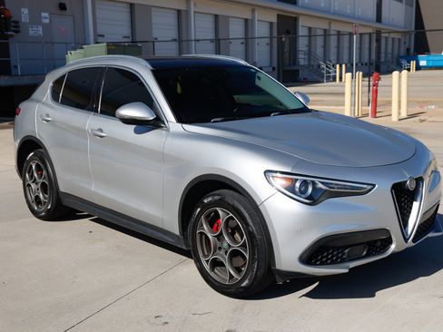 Used 2018 Alfa Romeo Stelvio AWD image 20