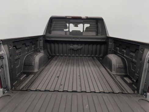 Used 2021 Chevrolet Silverado 1500 LTZ w/ LTZ Premium Package AWD/4WD image 15