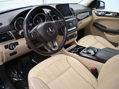 Used 2018 Mercedes-Benz GLS 450 4MATIC image 2