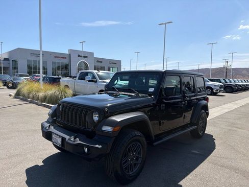 Used 2025 Jeep Wrangler Unlimited Sport AWD/4WD image 11