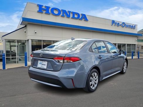 Used 2021 Toyota Corolla LE w/ Carpet Mat Package (TMS) FWD image 4