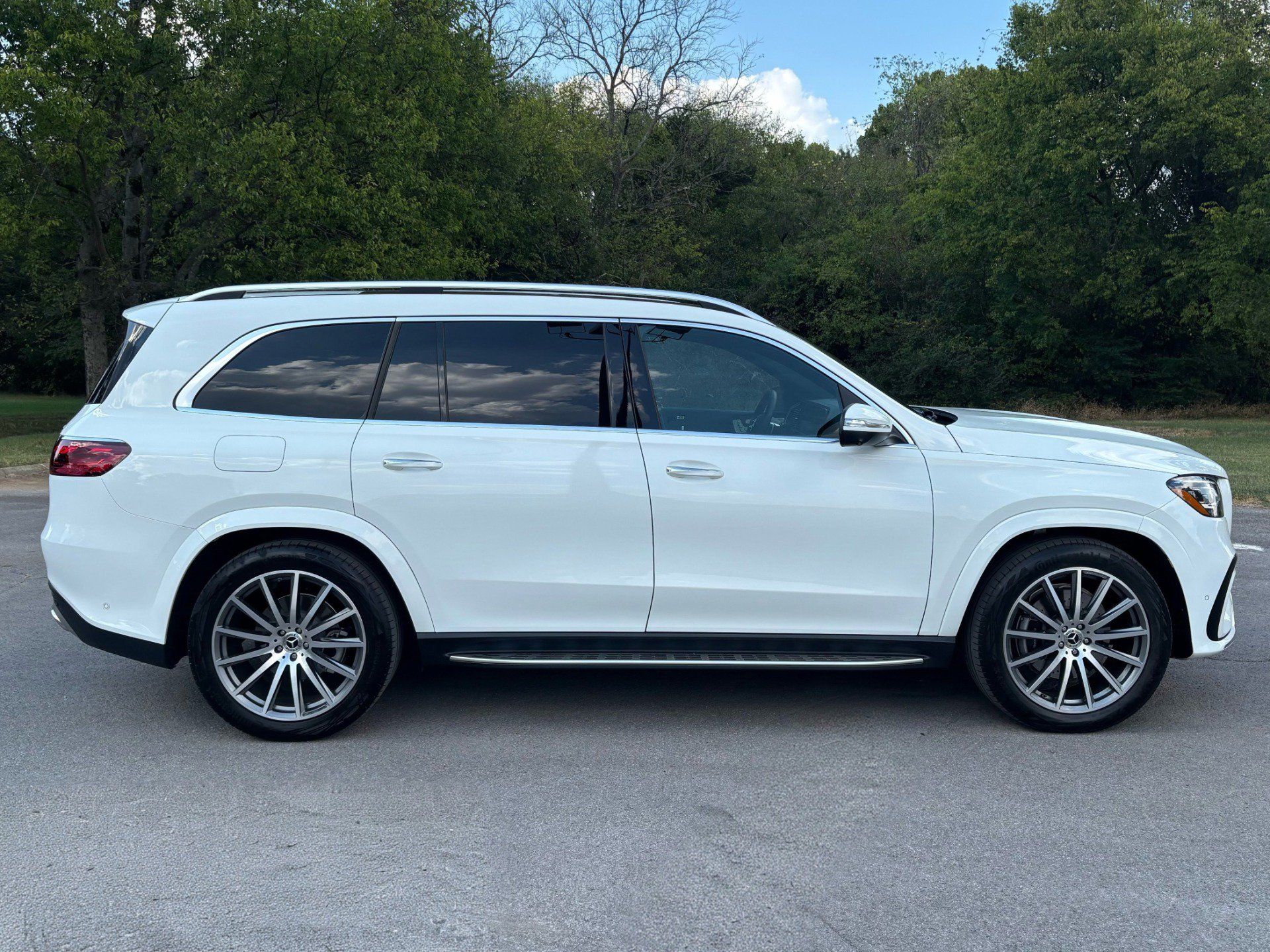 Used 2026 Mercedes-Benz GLS 580 4MATIC image 7