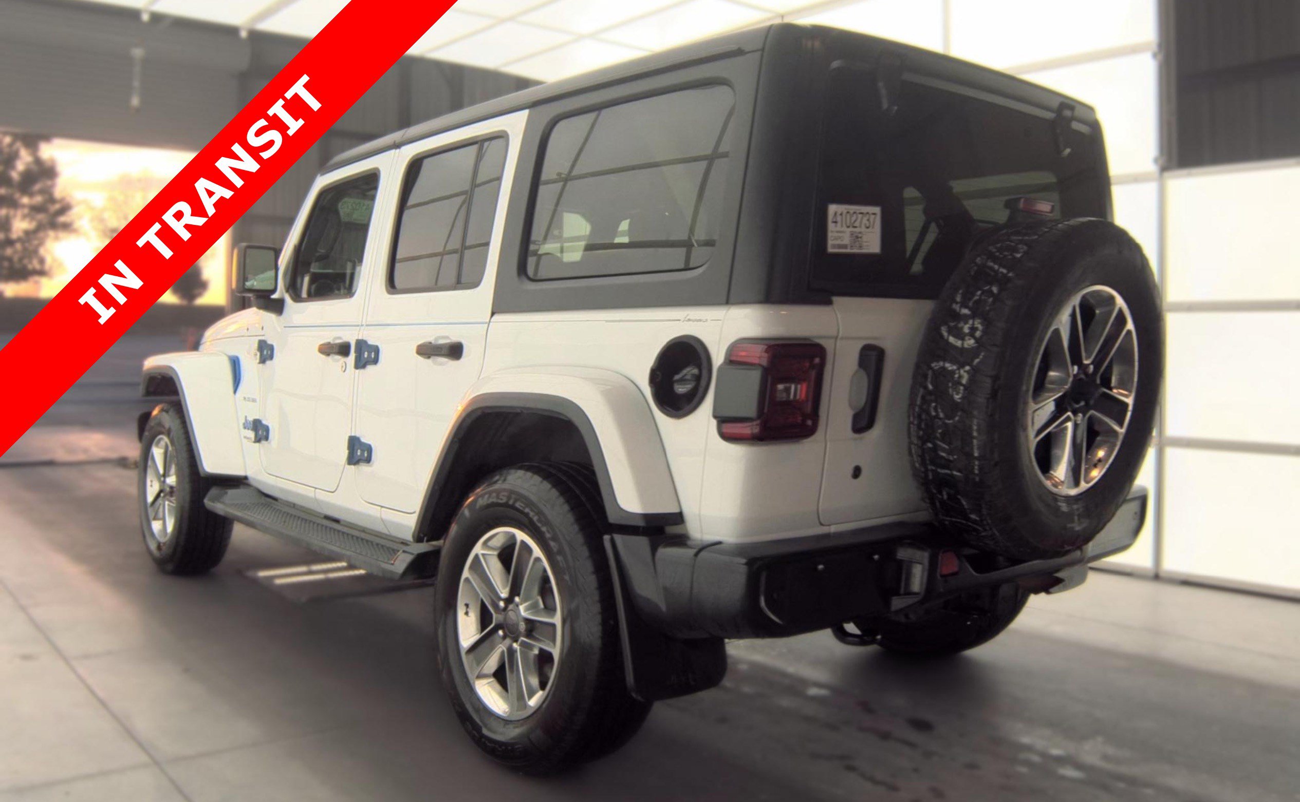 Used 2019 Jeep Wrangler Unlimited Sahara AWD/4WD image 4